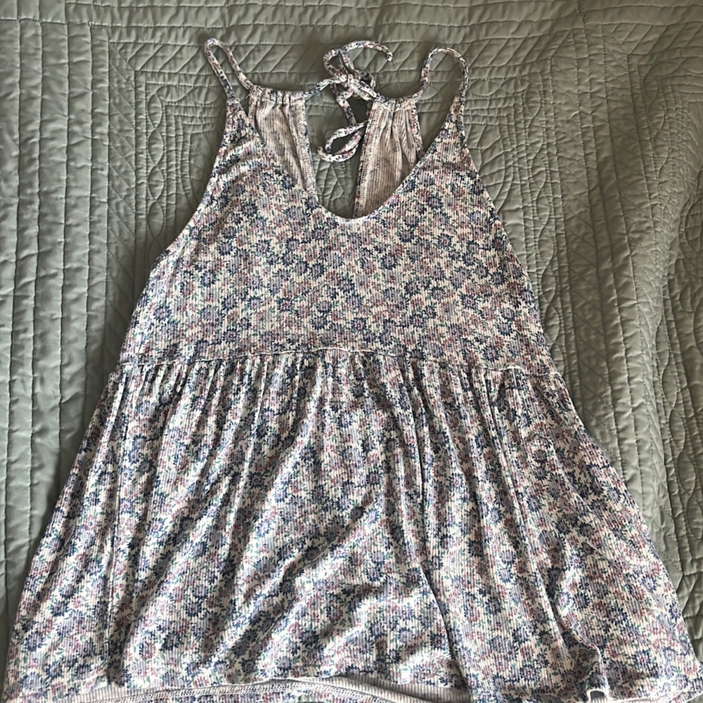 American Eagle flowy tank